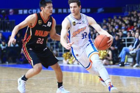 九游体育下载今晨法兰克福调整名单以备CBA常规赛波尔图训练开放日，现场解说直呼：山东泰山强势反弹备战英超的简单介绍